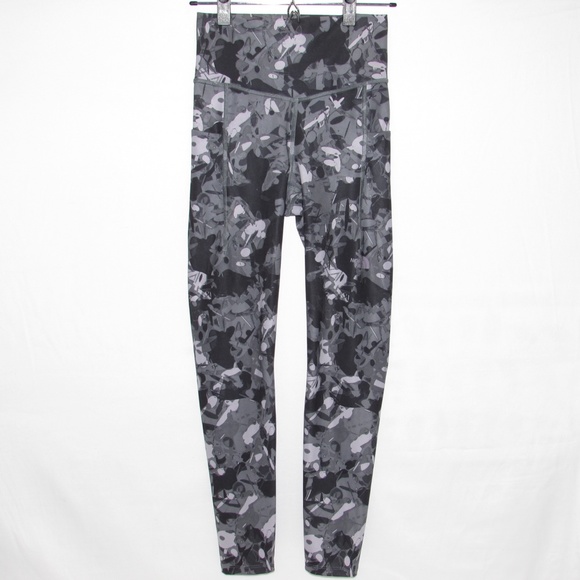 North Face Printed Motivation High Rise 7/8 Pocket Leggings - Picture 2 of 6